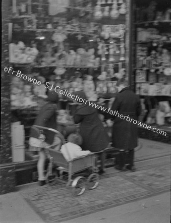 CHILDREN AT SHOP WINDOW  O'CONNELL ST.